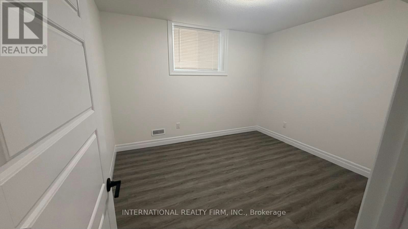 MAIN & UPPER-891 Darnley Boulevard, London, ON, N6M 0L9 - 19