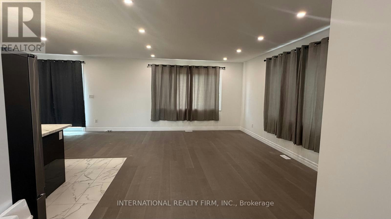 MAIN & UPPER-891 Darnley Boulevard, London, ON, N6M 0L9 - 11