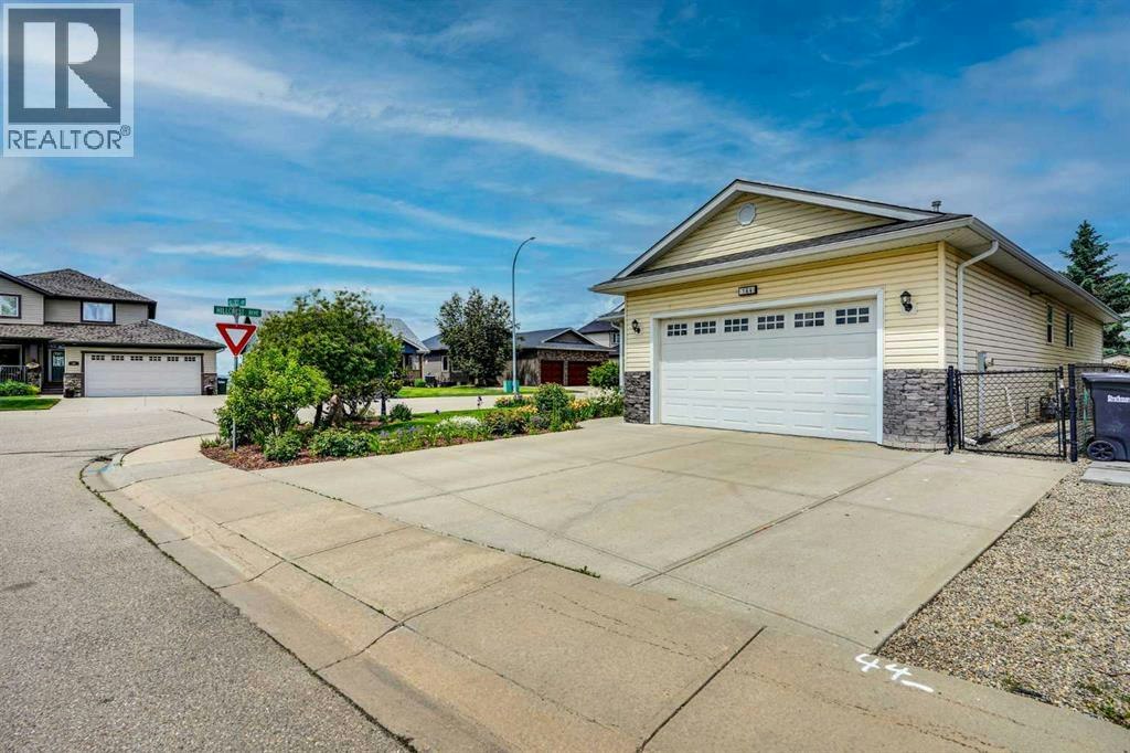 144 Hillcrest Cape, Strathmore, AB, T1P 0A4