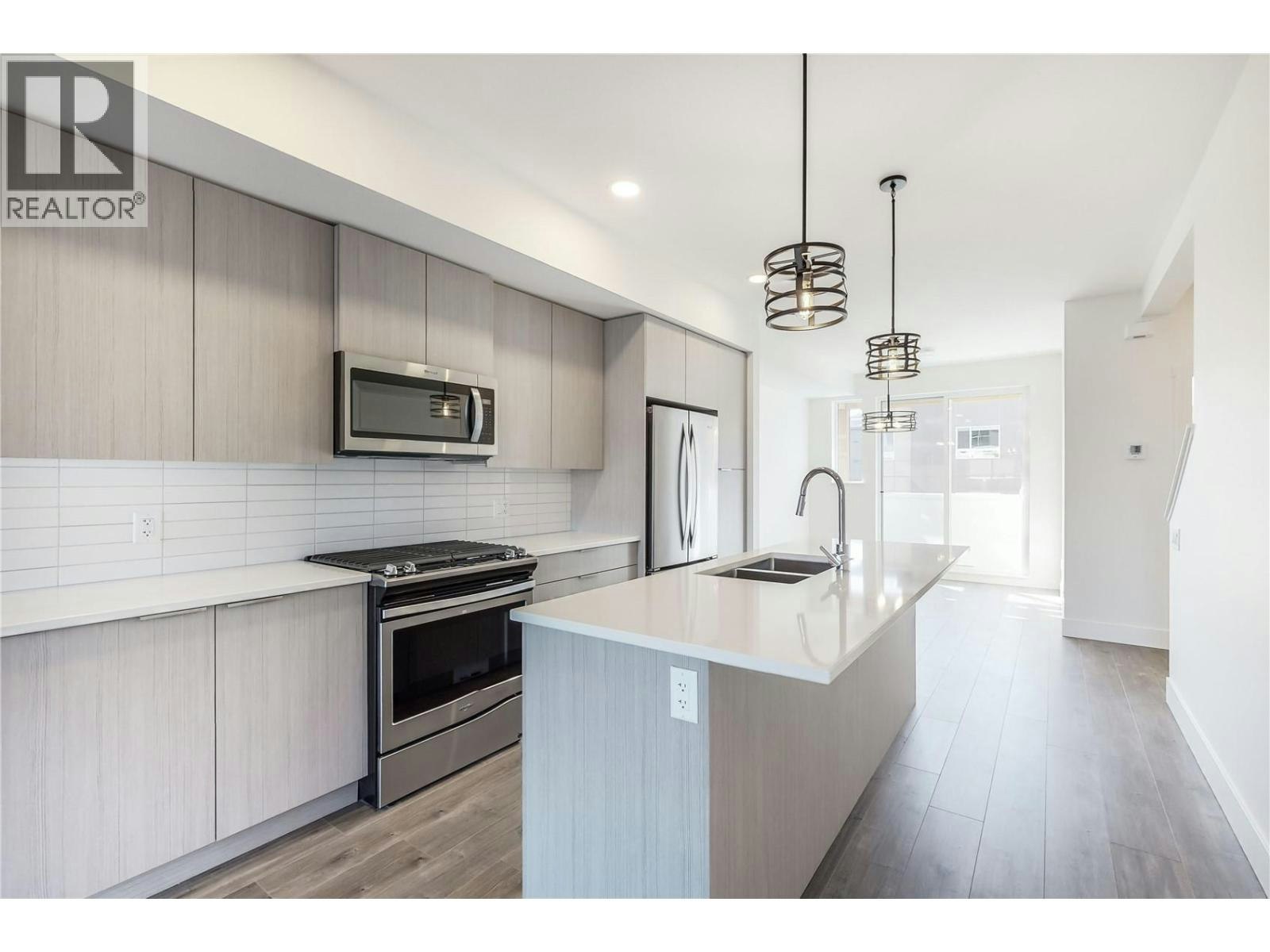 43-720 Valley Road, Kelowna, BC, V1V 0E1 - 3