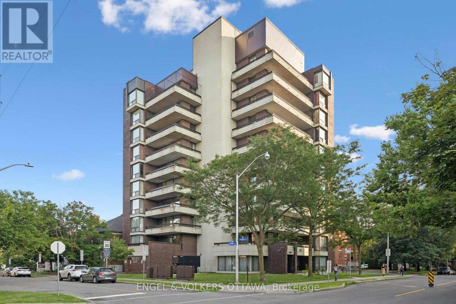 8A-400 Laurier Street E, Ottawa, ON, K1N 8Y2