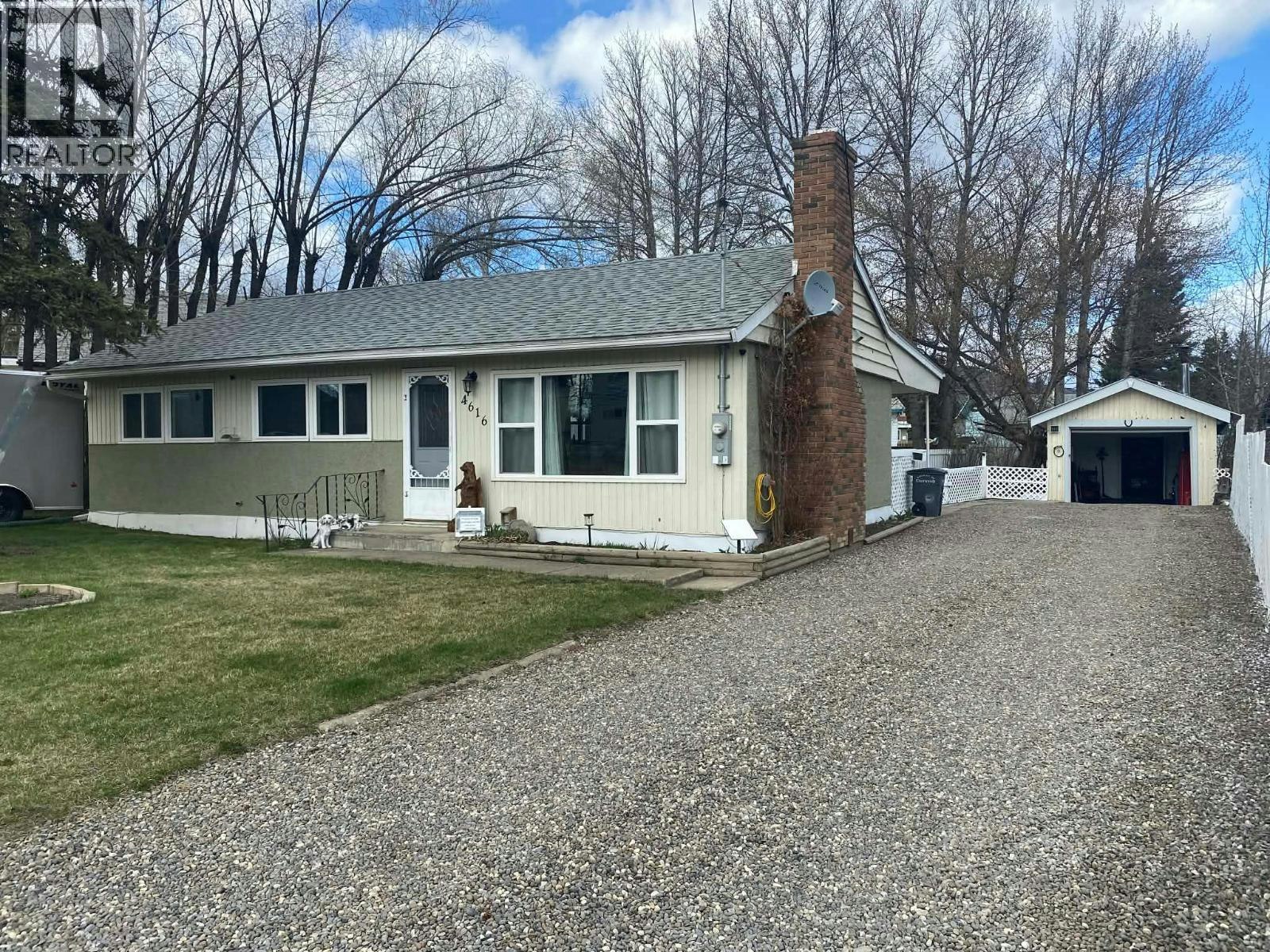 4616 50 Avenue, Chetwynd, BC, V0C 1J0