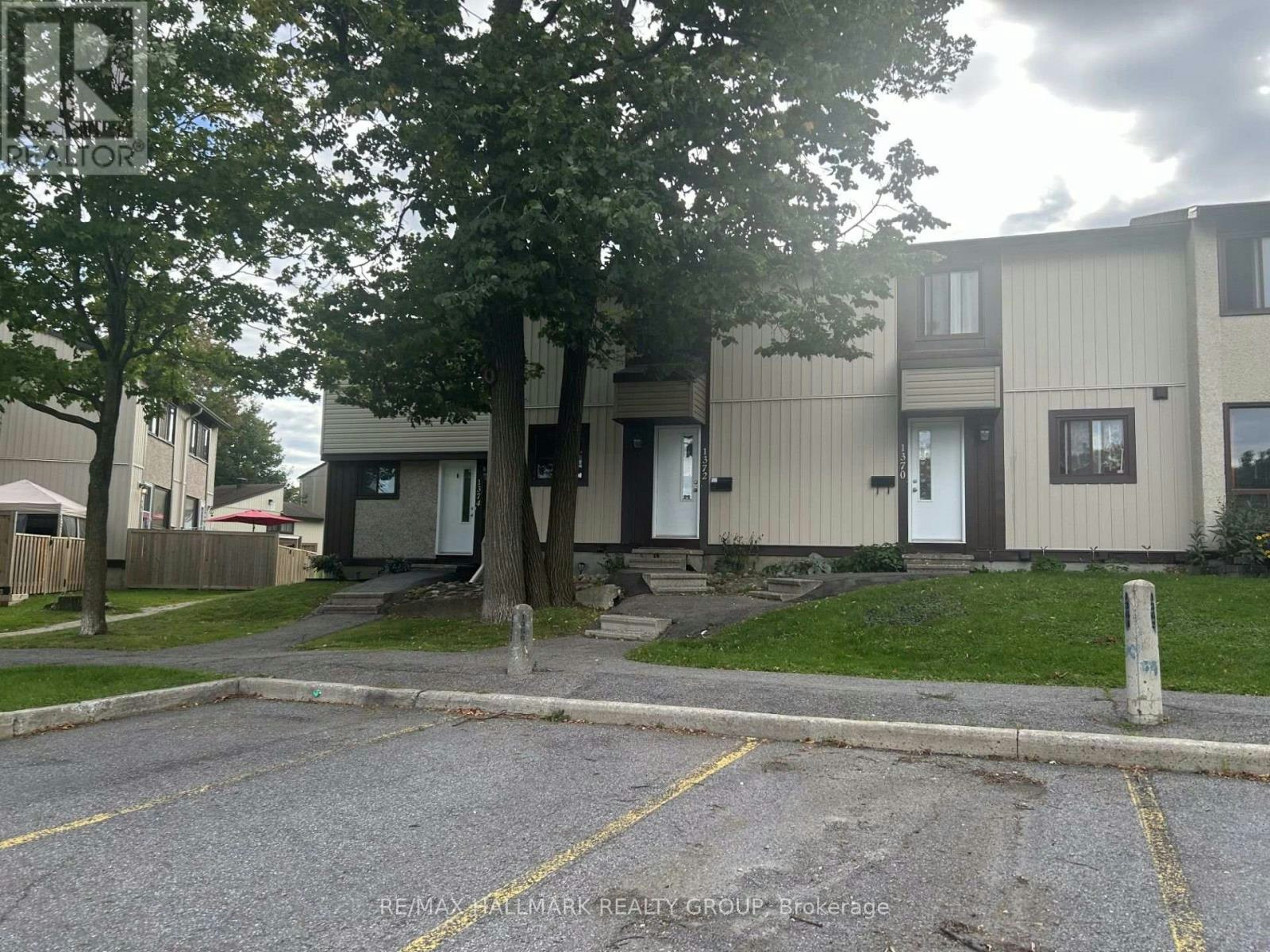1372 Bethamy Lane, Ottawa, ON, K1J 8P6