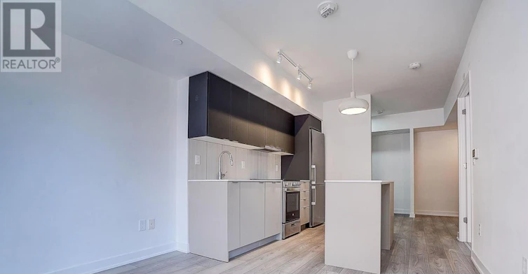 431-8 Tippett Road, Toronto, ON, M3H 0E7 - 8