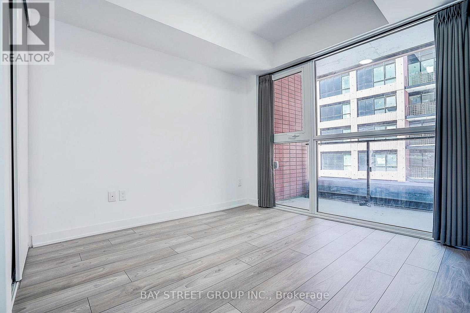 431-8 Tippett Road, Toronto, ON, M3H 0E7 - 12