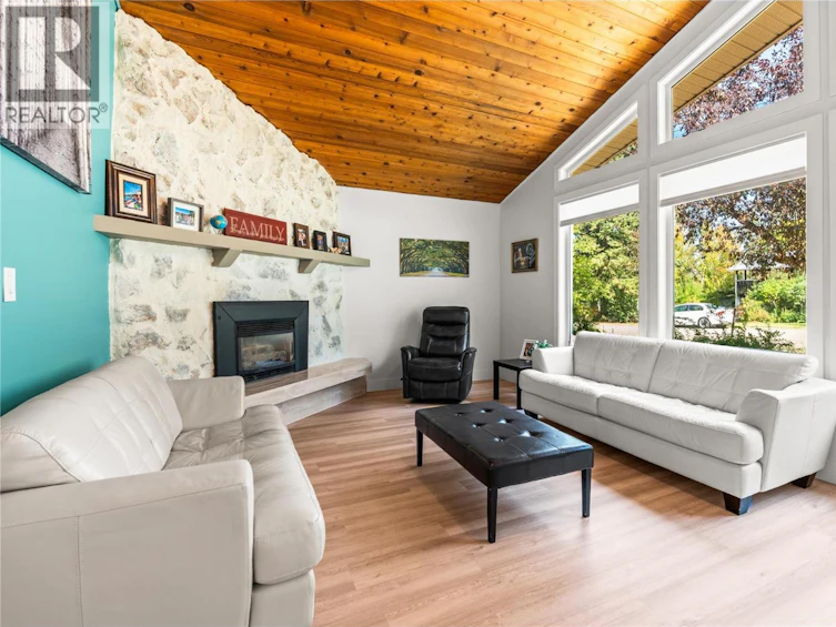 9434 Angus Drive, Coldstream, BC, V1B 3G1 - 6