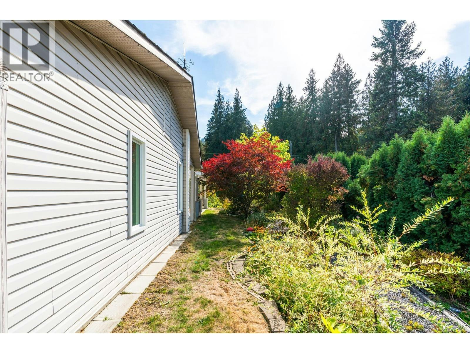 9434 Angus Drive, Coldstream, BC, V1B 3G1 - 38