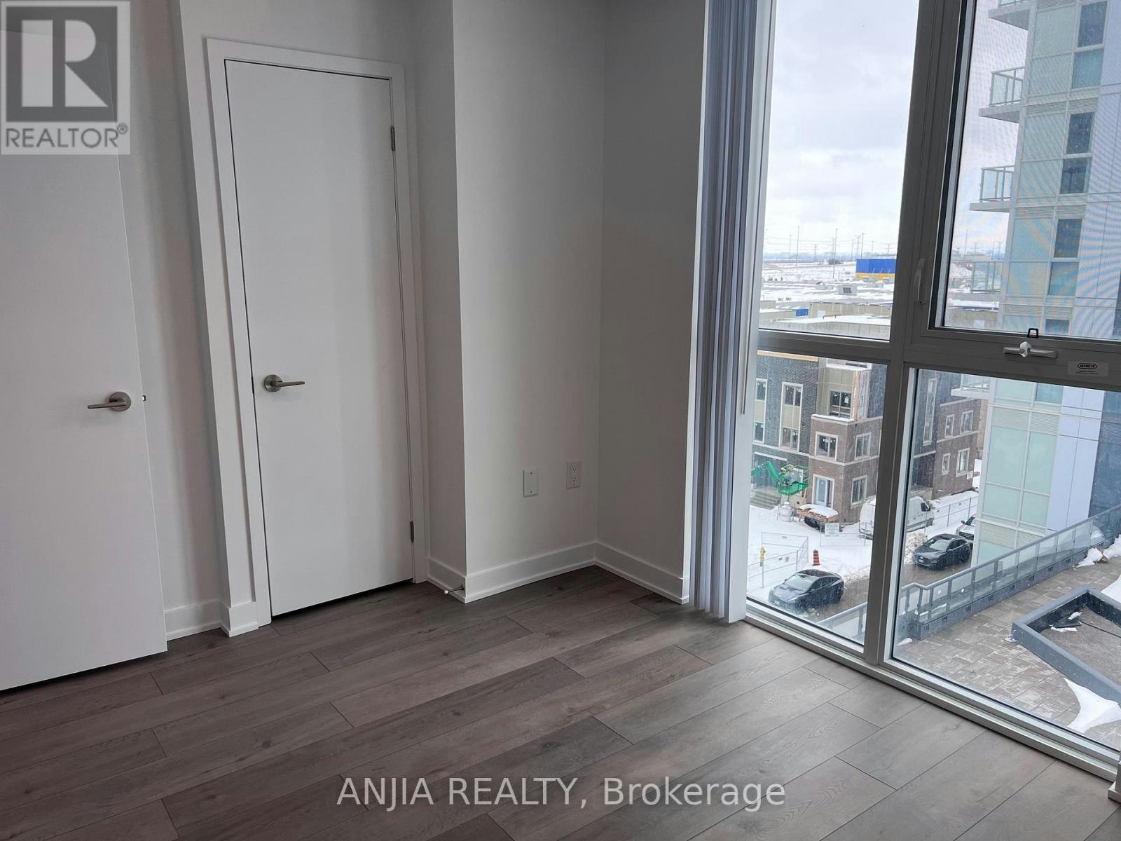 603-38 Honeycrisp Crescent, Vaughan, ON, L4K 0M8 - 8