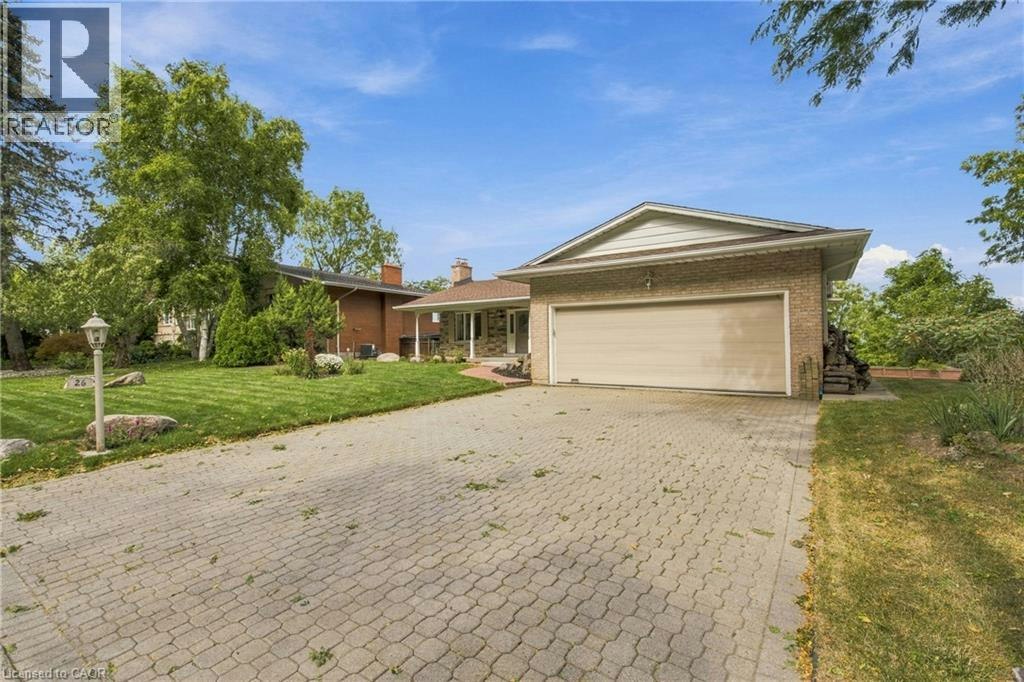 26 Leslie Drive, Hamilton, ON, L8G 2R1