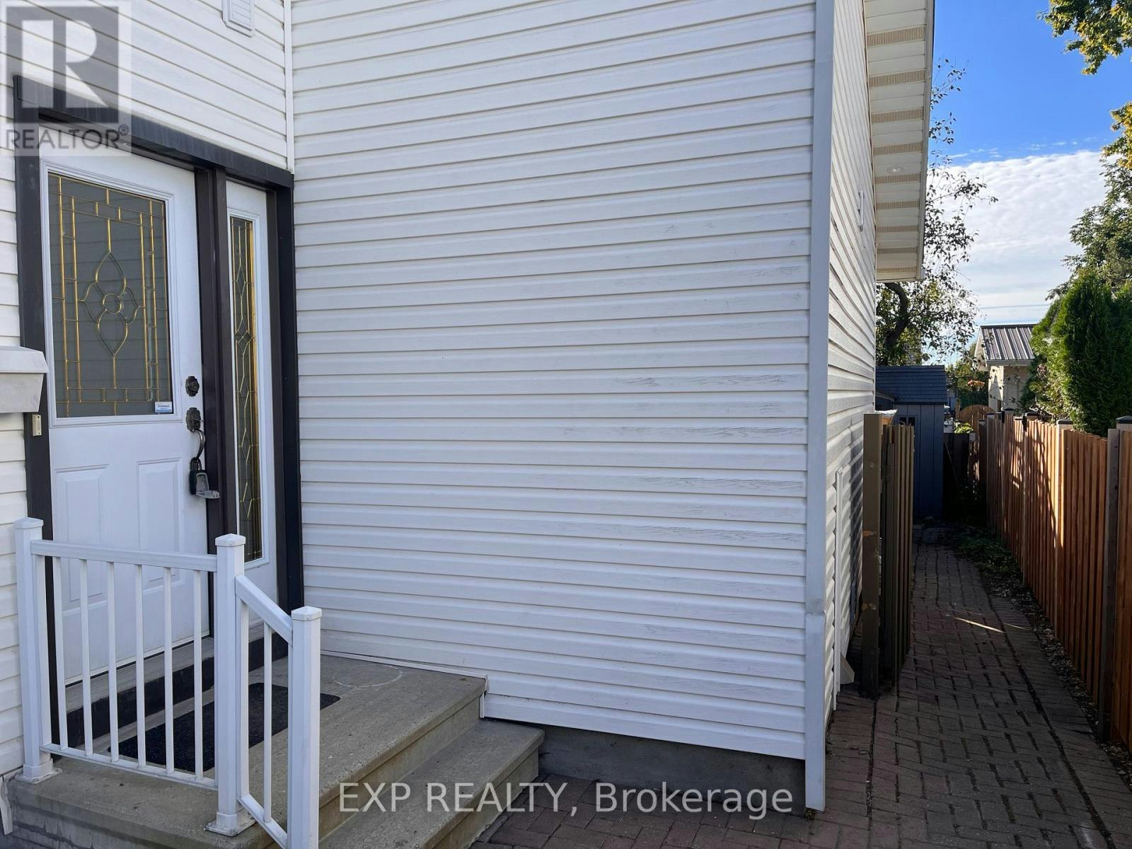 1381 Leigh Crescent, Ottawa, ON, K1J 8E5 - 2