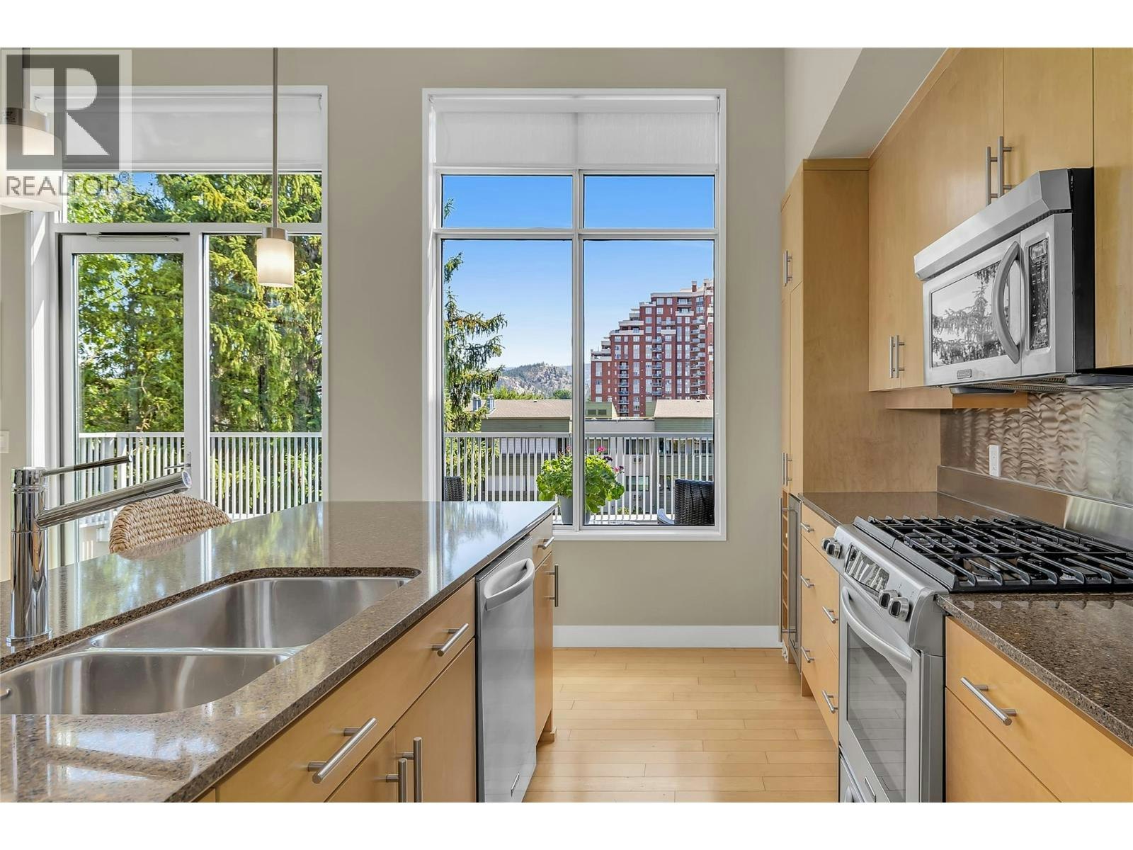 409-1495 Graham Street - 5