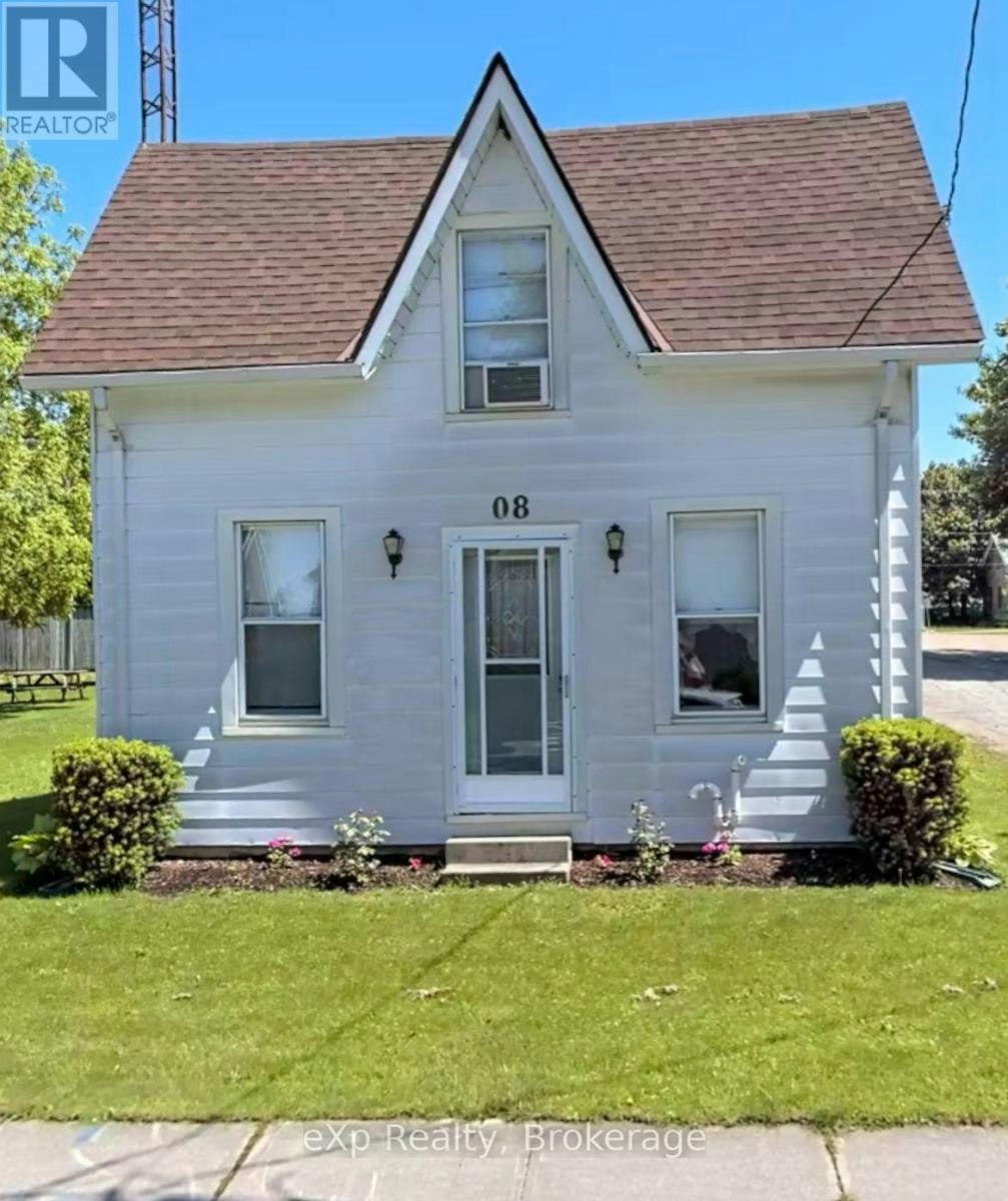 8 West Street, Perth East, ON, N0K 1M0