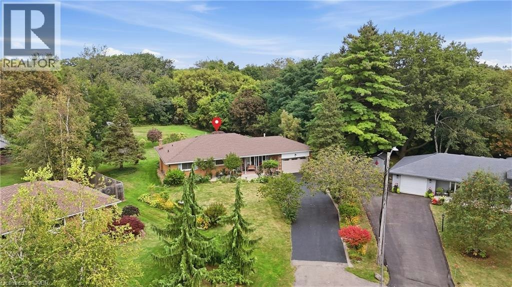 4 Kew Court, Hamilton, ON, L9H 5E1