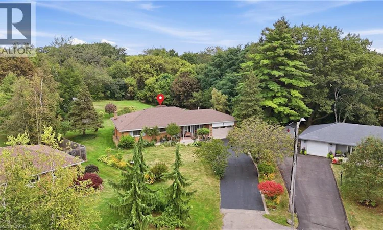 4 Kew Court