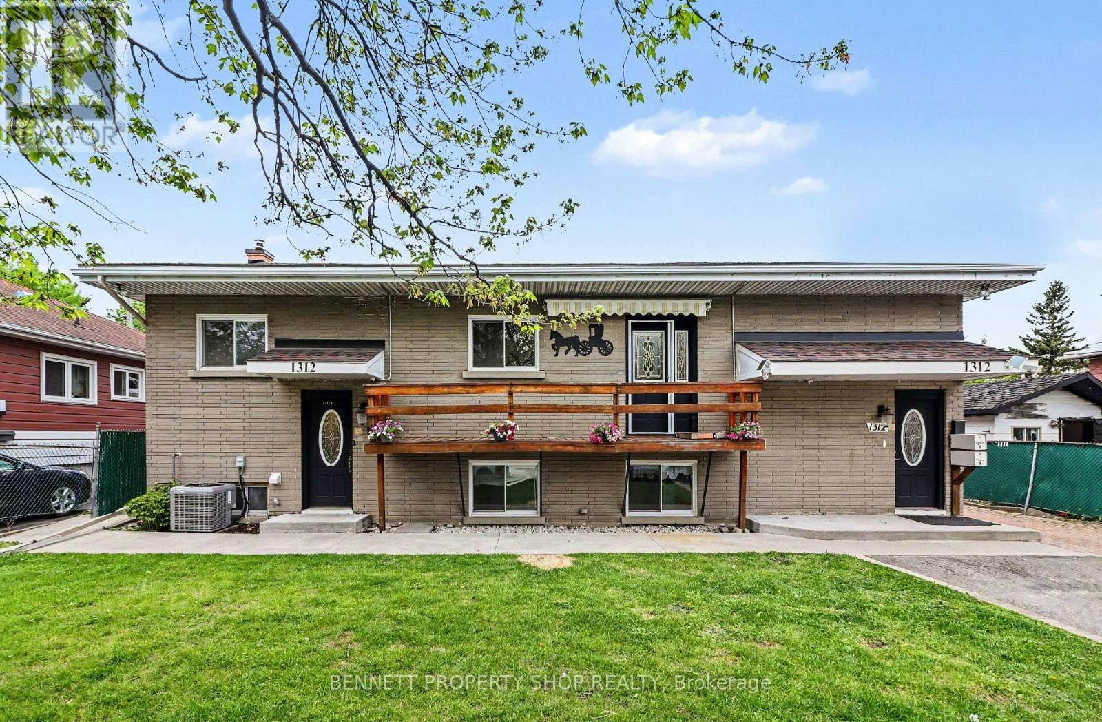 1312 Avenue R Avenue, Ottawa, ON, K1G 0B9