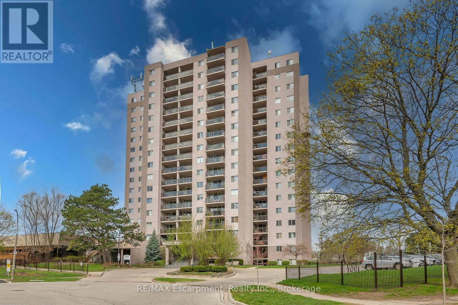 310-975 Warwick Court, Burlington, ON, L7T 3Z7