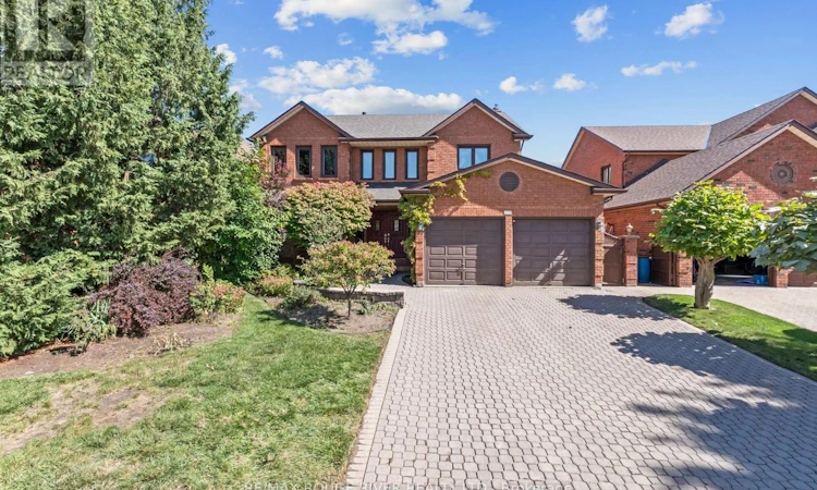35 Kingswood Drive