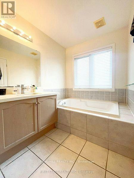 18 Magnotta Road, Markham, ON, L6C 2V5 - 12
