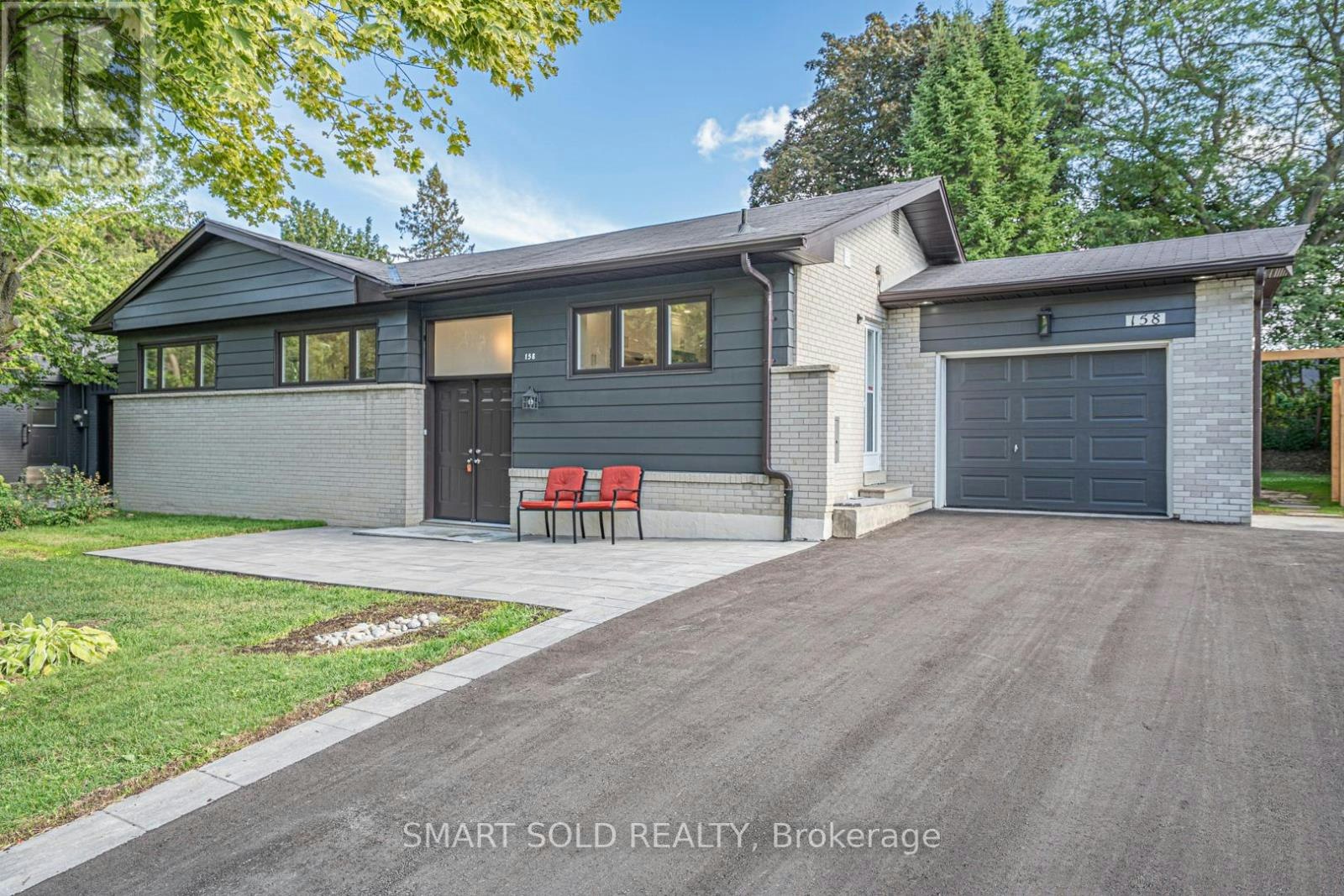 158 Park Avenue, Newmarket, ON, L3Y 1V1