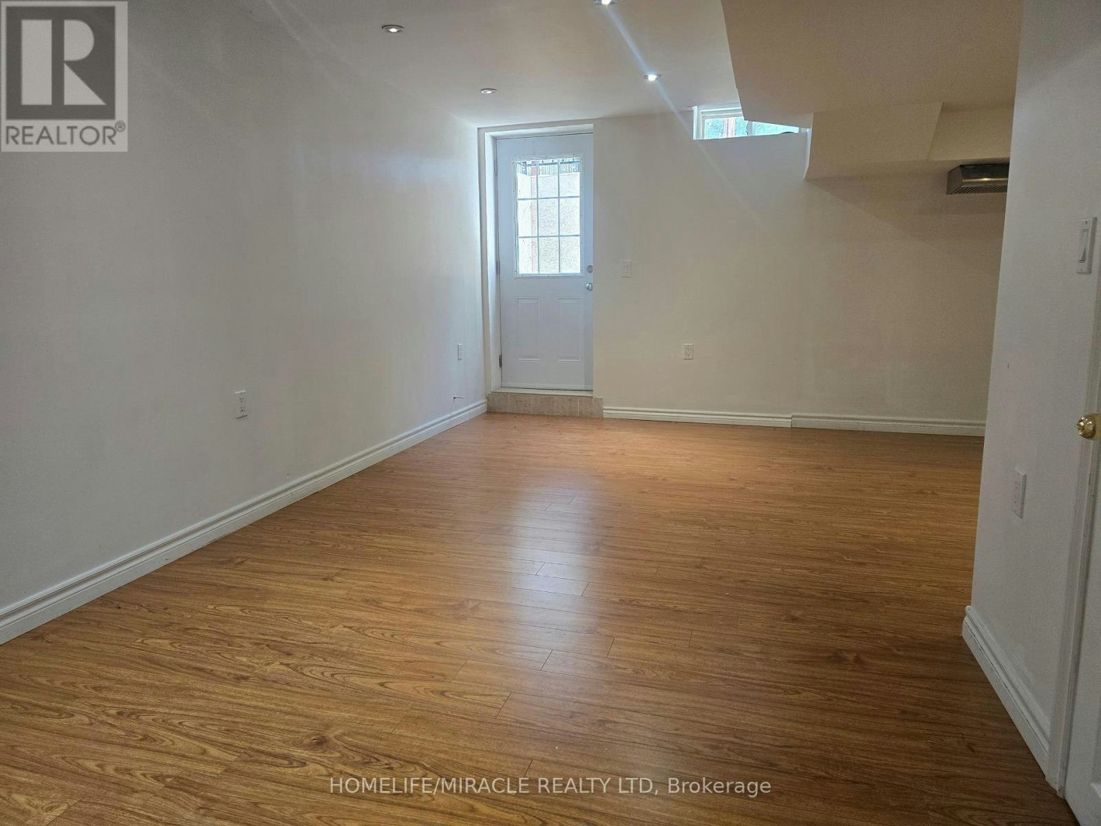 BSMT-7218 Lulworth Court, Mississauga, ON, L5N 7X2