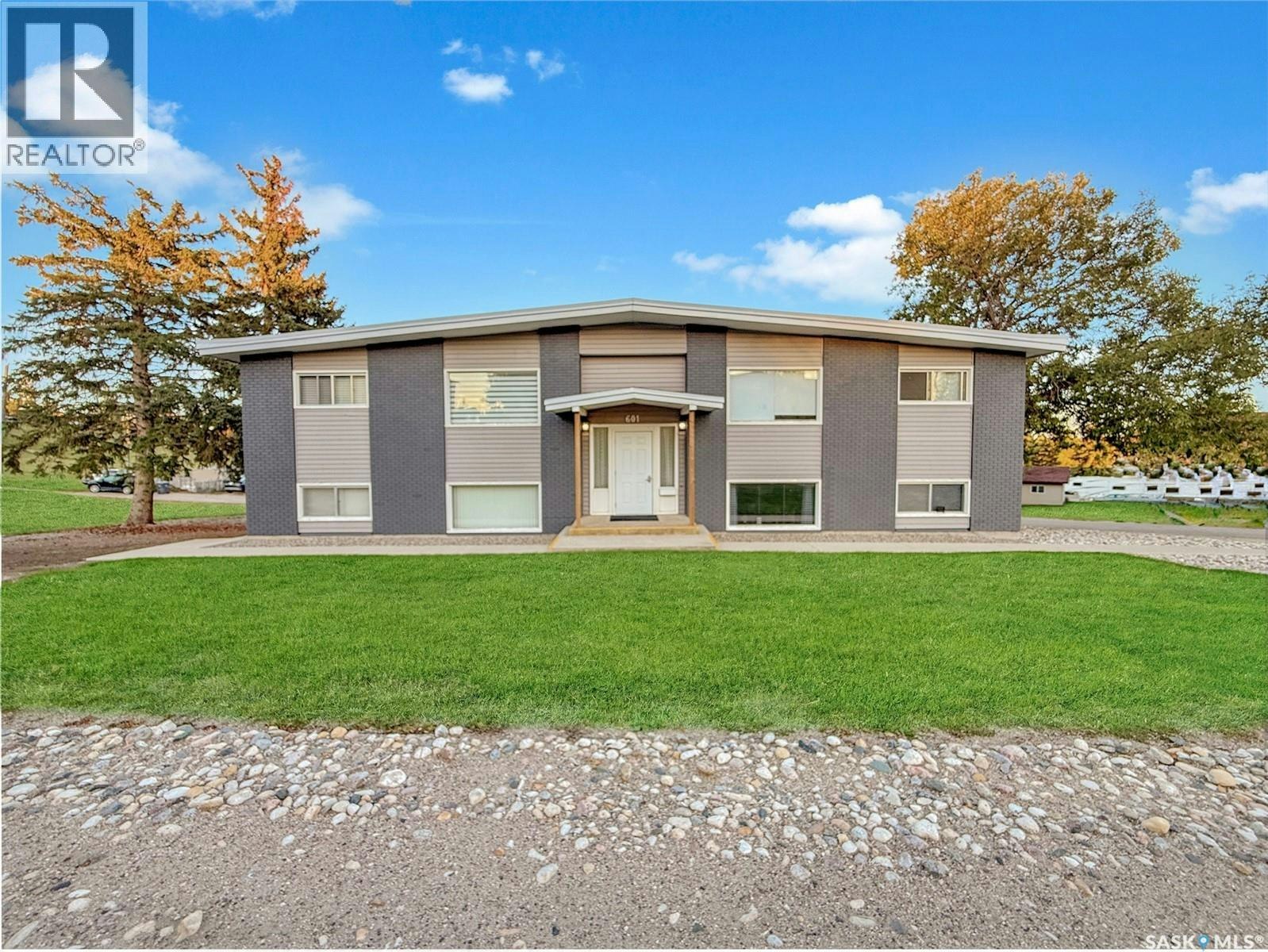 601 6th Avenue NE, Swift Current, SK, S9H 2M5