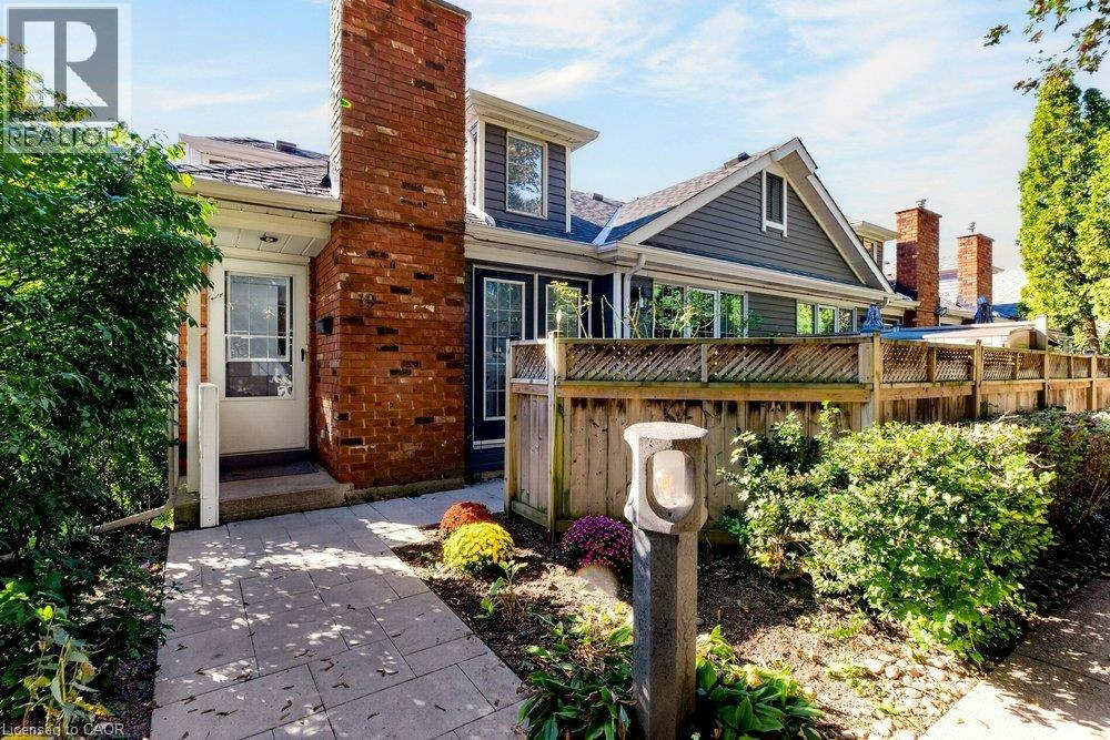 19-175 Fiddlers Green Drive, Hamilton, ON, L9G 4X7