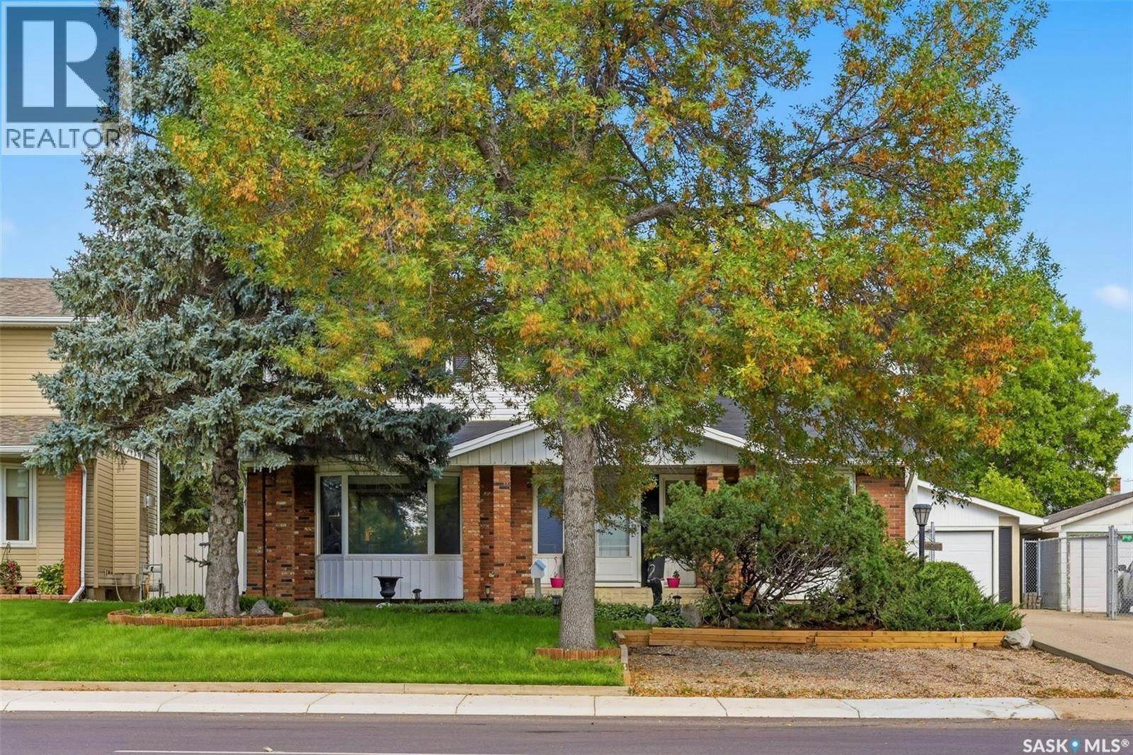 6218 Sherwood Drive, Regina, SK, S4T 7G2