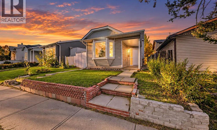 310 Castleridge Drive NE