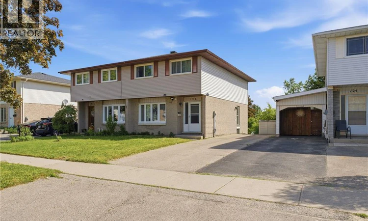 126 Dinison Crescent