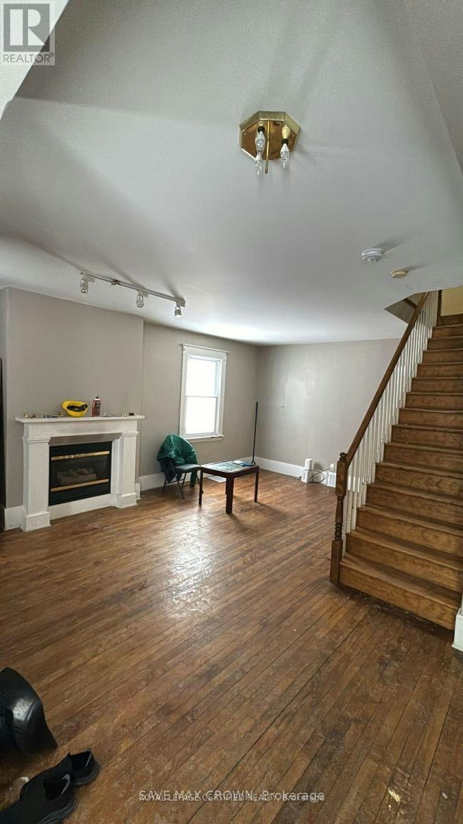 7 Fairbairn Street, Ottawa, ON, K1S 1T2