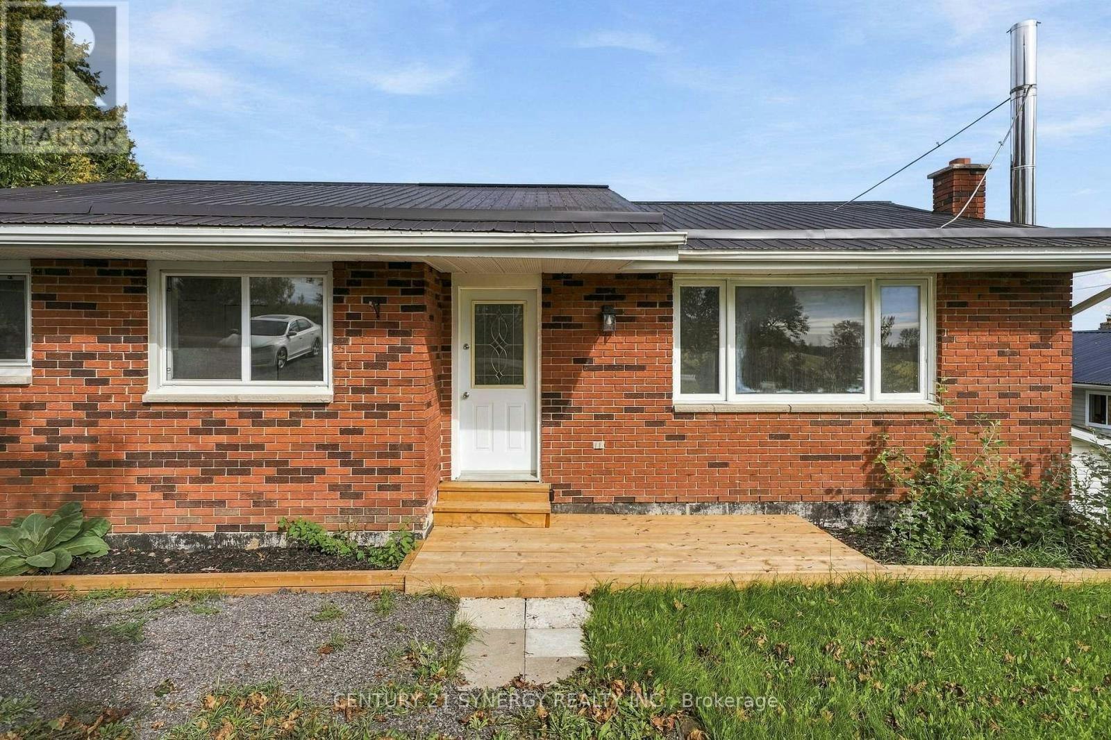 696 Whites Road, Quinte West, ON, K8V 5P8