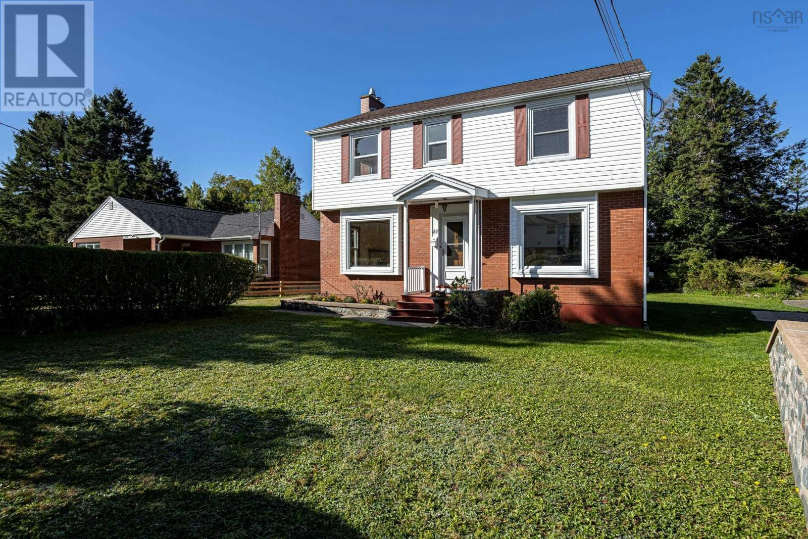 44 Locks Road, Dartmouth, NS, B2X 2J5