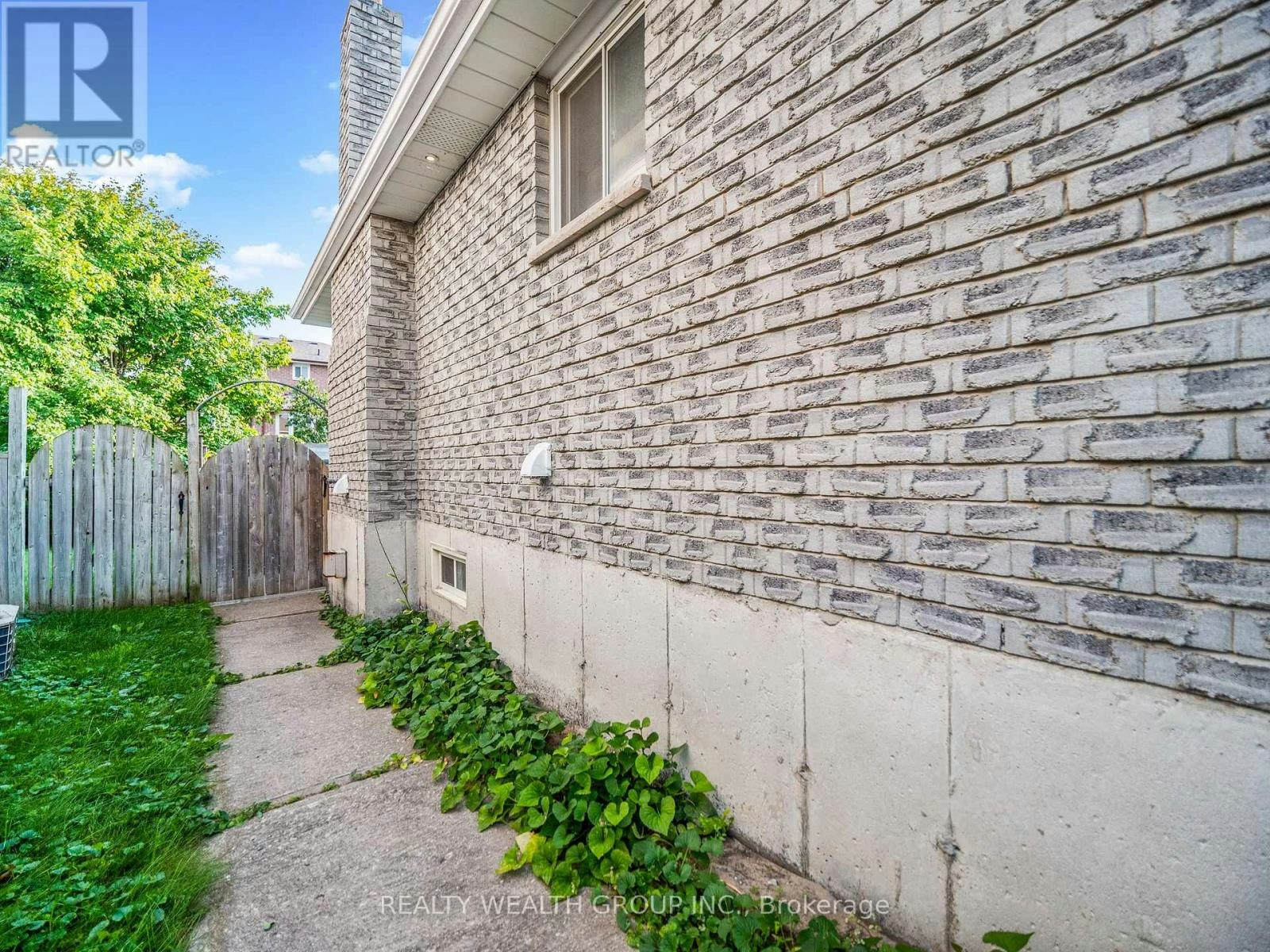 BSMNT-201 Biscayne Boulevard, Georgina, ON, L4P 3L8 - 17