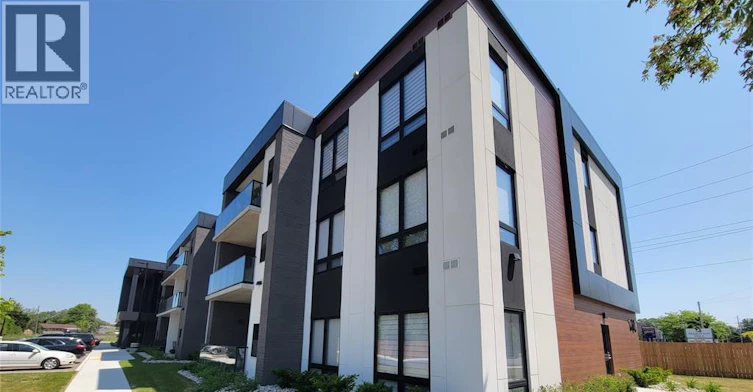 304-140 Main Street East, Kingsville, ON, N9Y 1A6