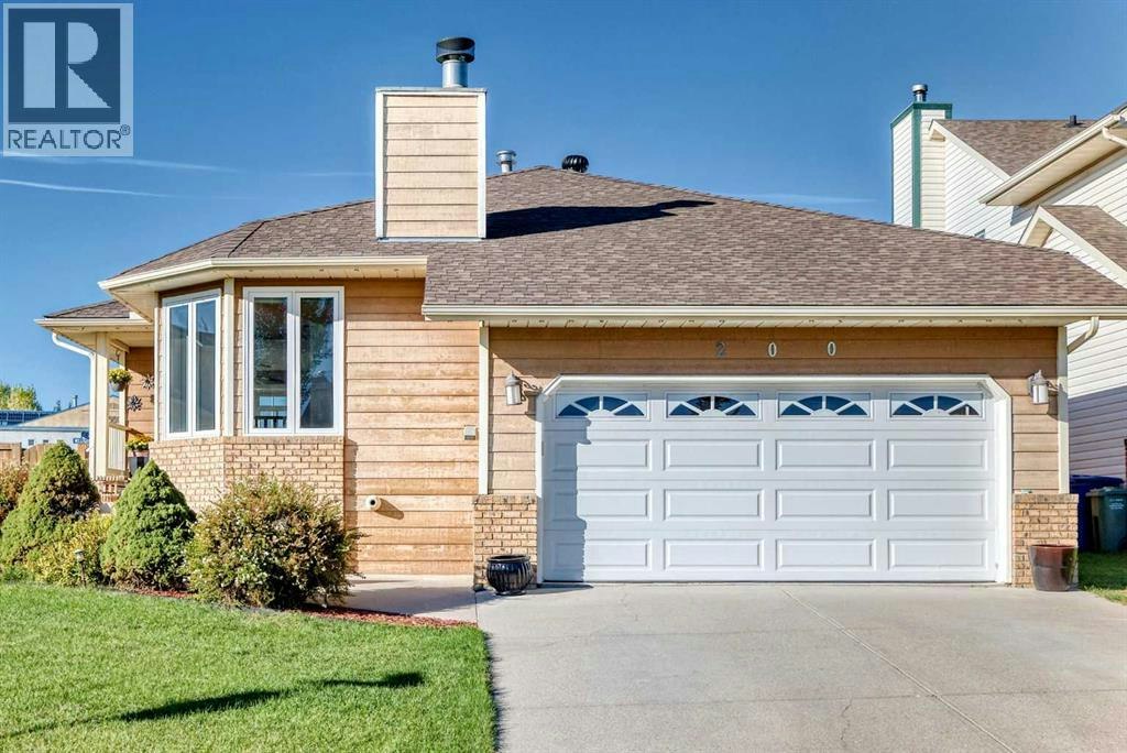 200 Downey Place, Okotoks, AB, T1S 1H3