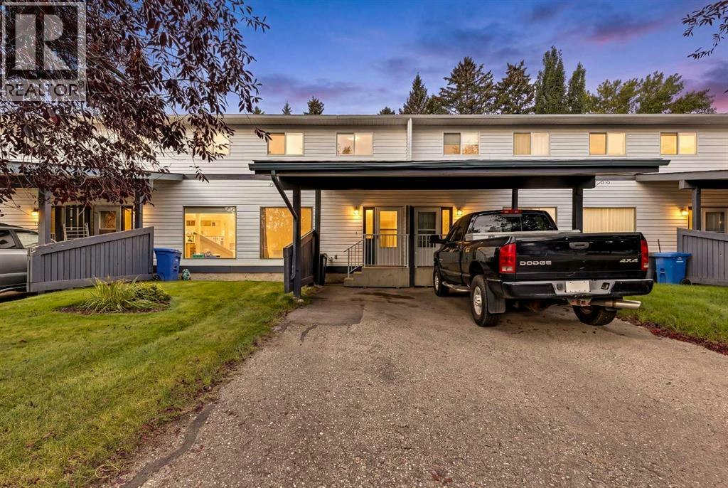 105-107 Elm Place, Okotoks, AB, T1S 1J1