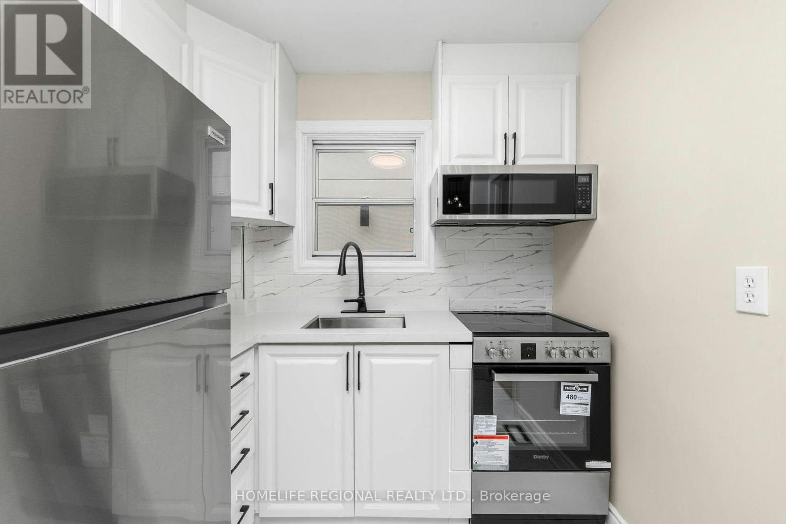 MAIN LEVEL-21 Acorn Avenue, Toronto, ON, M9B 3P7 - 13