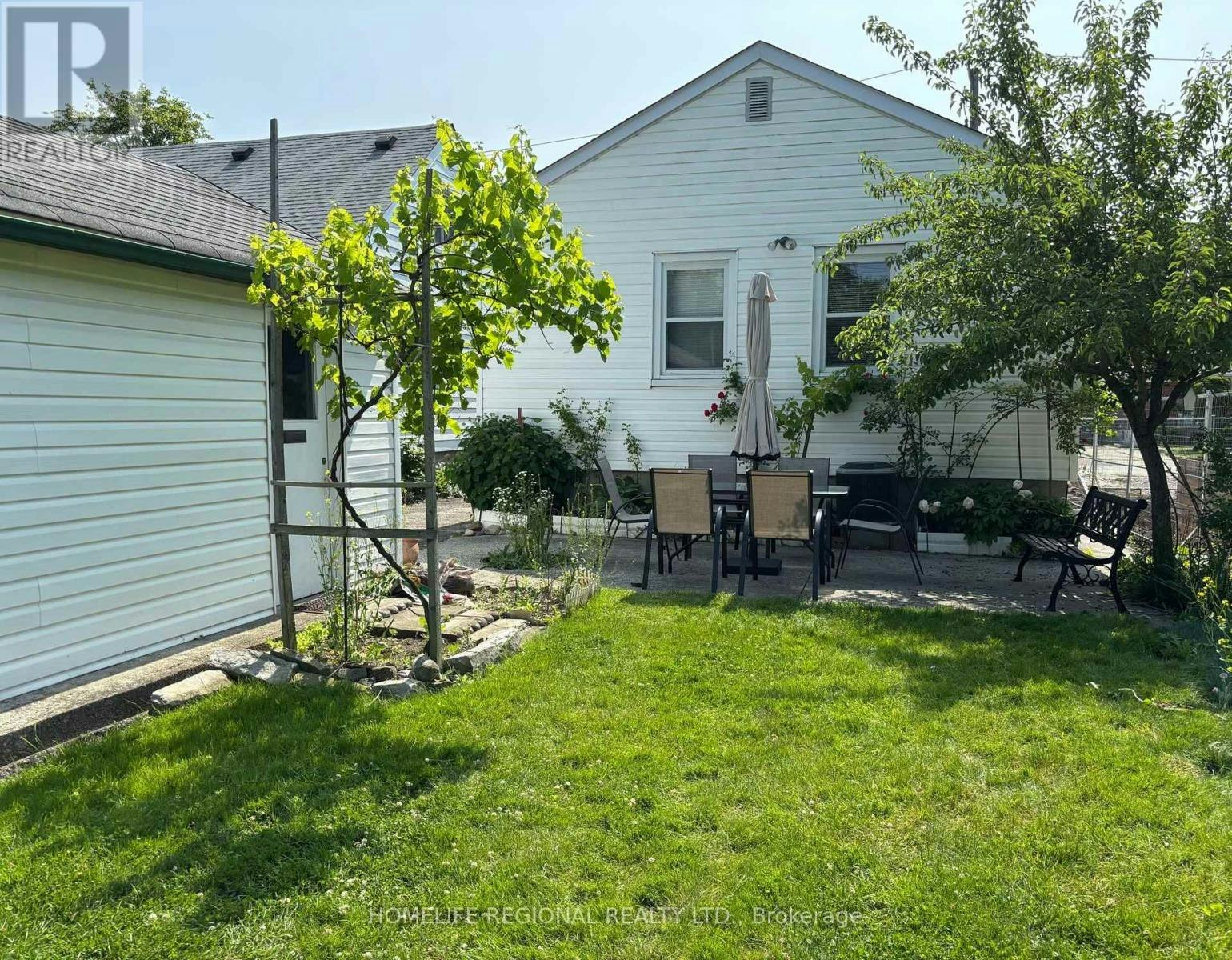 MAIN LEVEL-21 Acorn Avenue, Toronto, ON, M9B 3P7 - 26