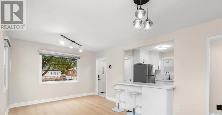 MAIN LEVEL-21 Acorn Avenue, Toronto, ON, M9B 3P7 - 8
