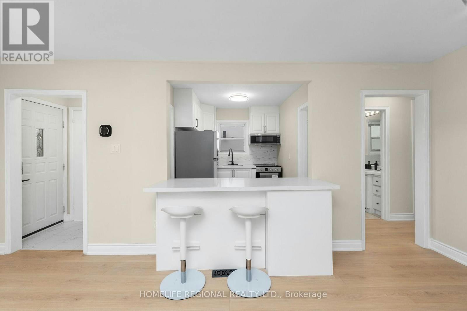 MAIN LEVEL-21 Acorn Avenue, Toronto, ON, M9B 3P7 - 14
