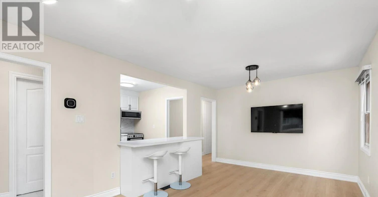 MAIN LEVEL-21 Acorn Avenue, Toronto, ON, M9B 3P7 - 7