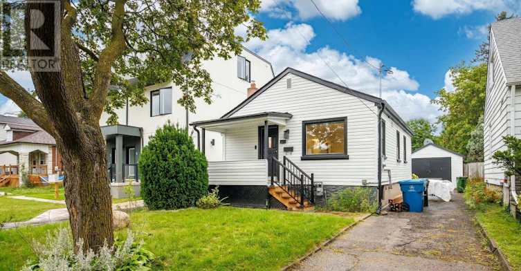 MAIN LEVEL-21 Acorn Avenue, Toronto, ON, M9B 3P7 - 2