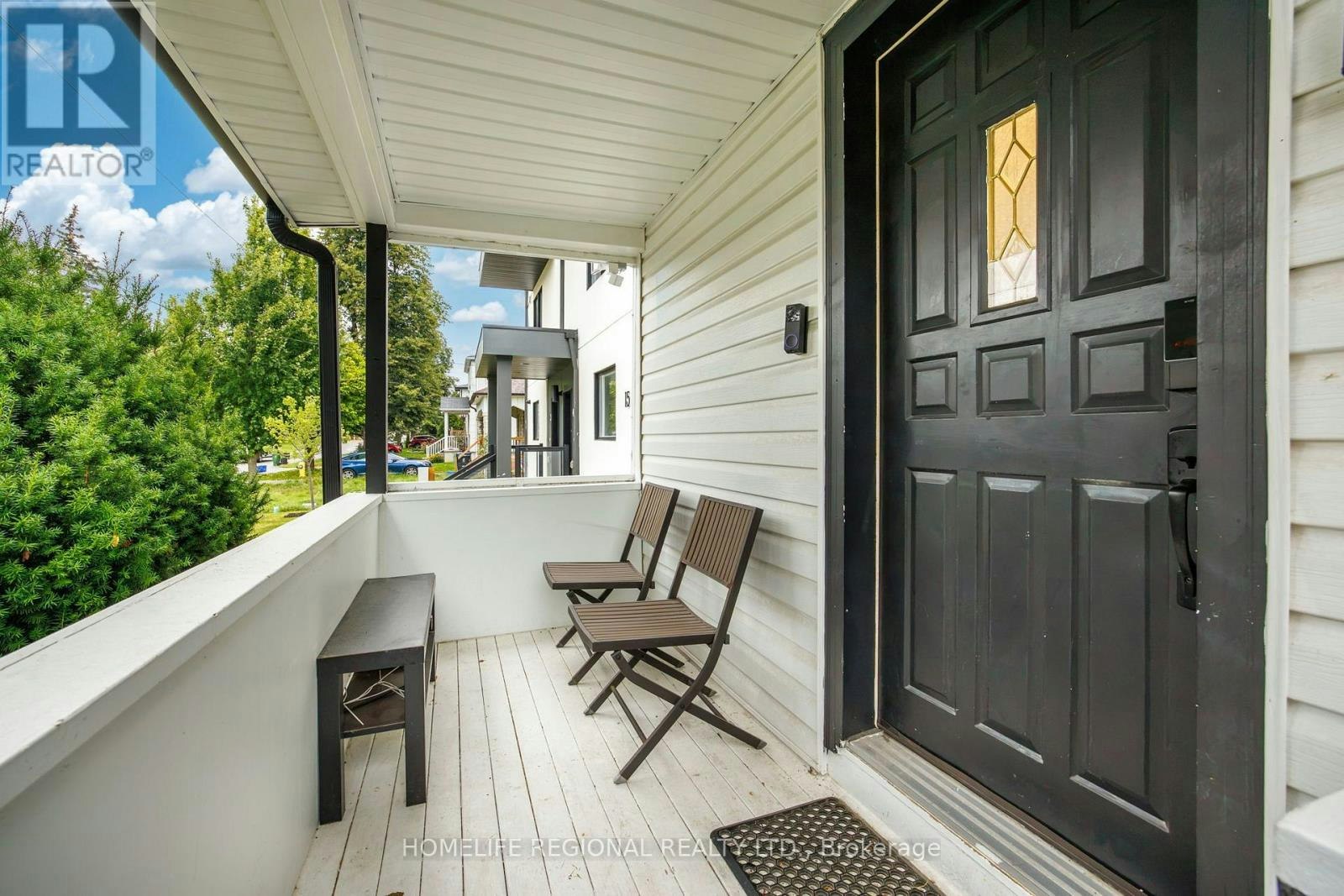 MAIN LEVEL-21 Acorn Avenue, Toronto, ON, M9B 3P7 - 4