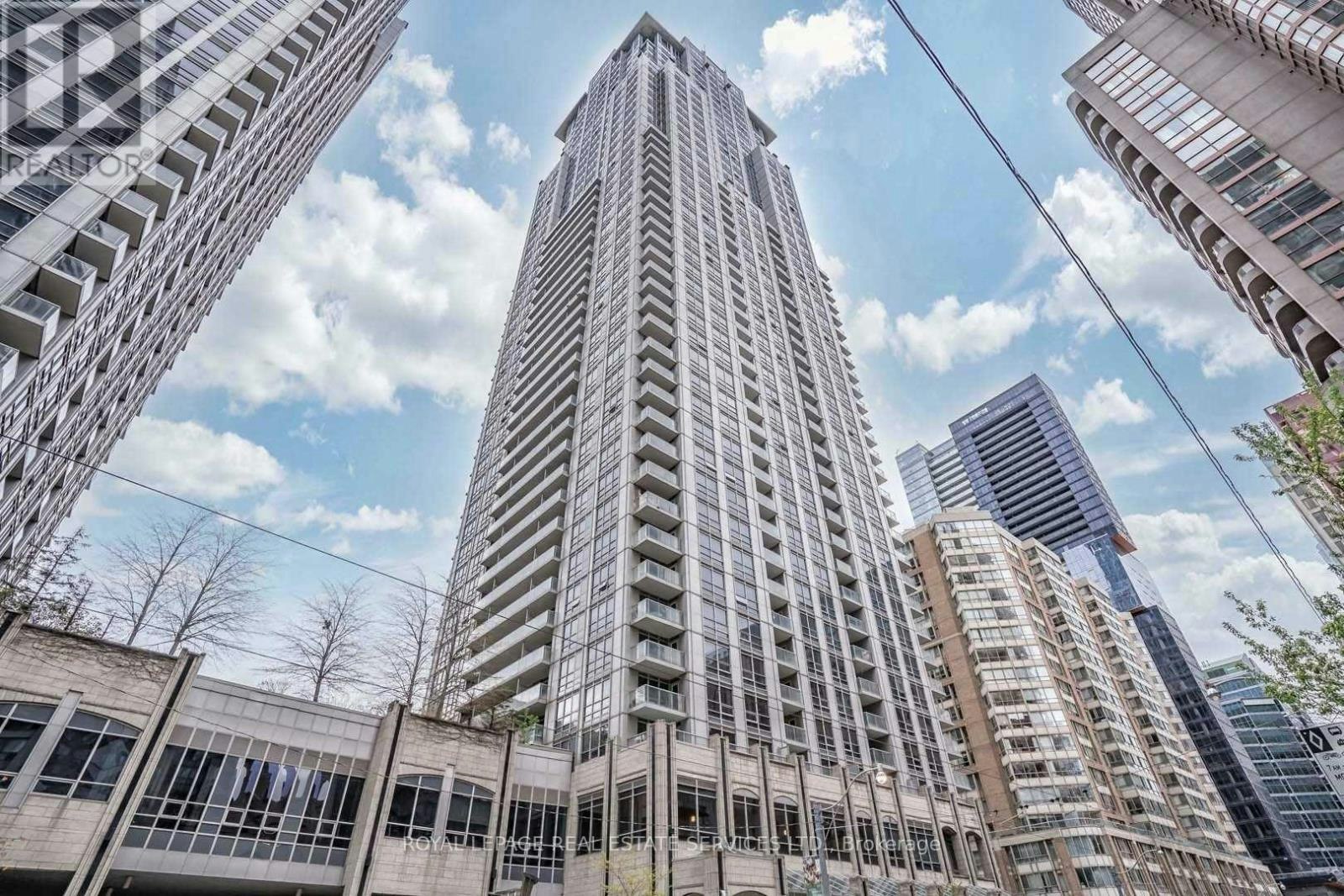 408-761 Bay Street, Toronto, ON, M5G 2R2