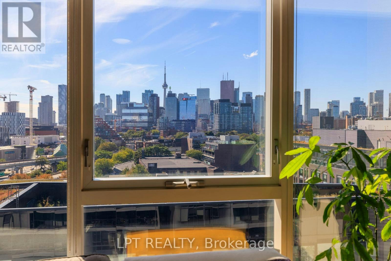 1016-32 Trolley Crescent, Toronto, ON, M5A 0E8 - 2