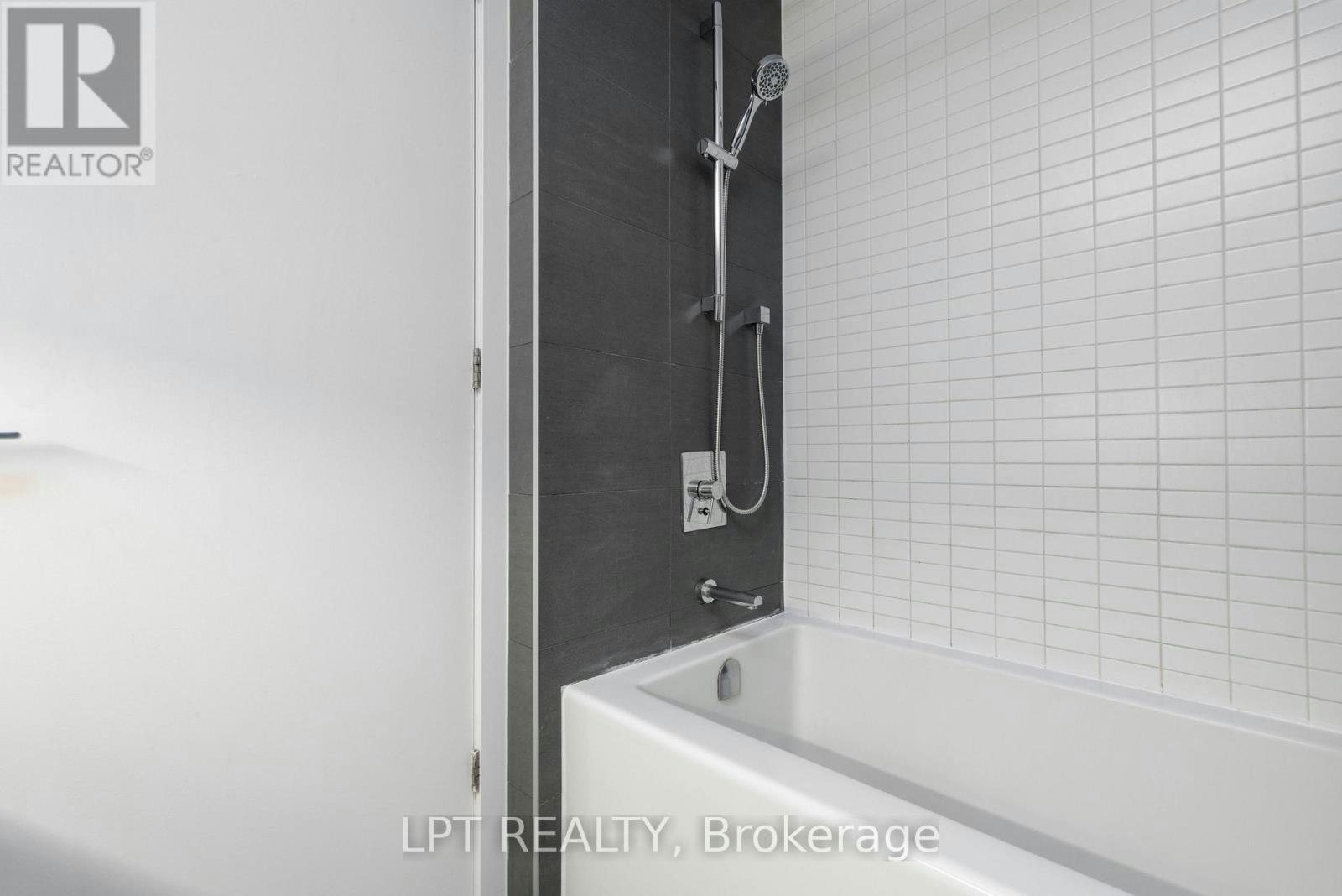 1016-32 Trolley Crescent, Toronto, ON, M5A 0E8 - 17