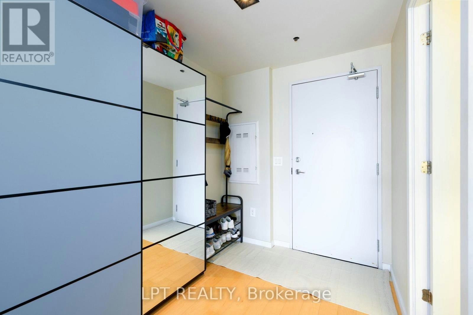 1016-32 Trolley Crescent, Toronto, ON, M5A 0E8 - 5