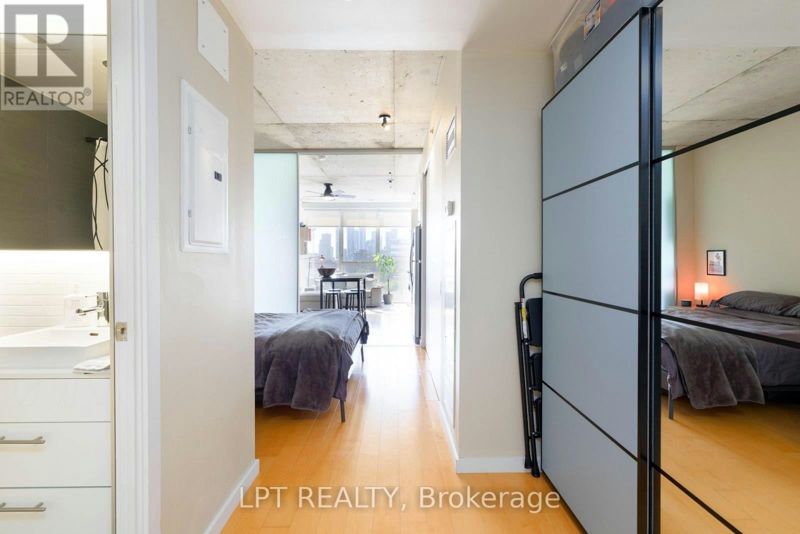 1016-32 Trolley Crescent, Toronto, ON, M5A 0E8 - 6