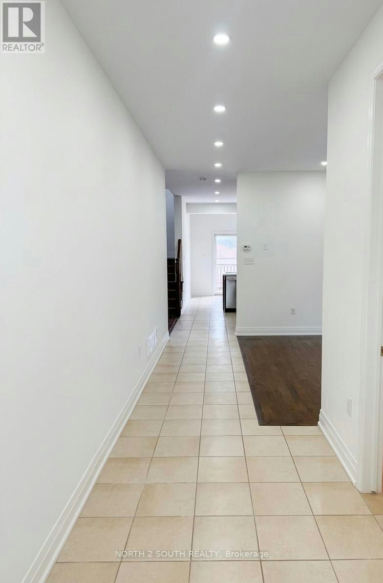 UPPER-2271 Whitewood Crescent, Innisfil, ON, L9S 2B1 - 3