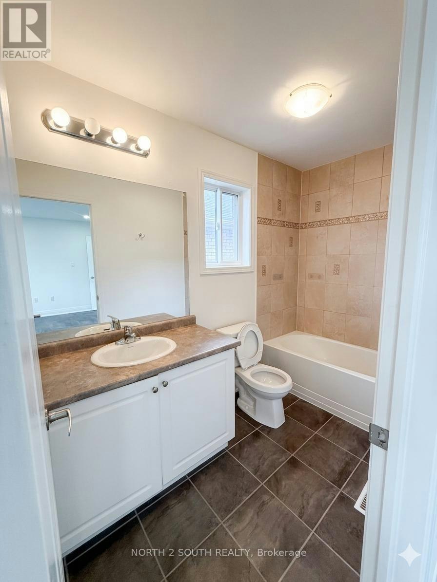 UPPER-2271 Whitewood Crescent, Innisfil, ON, L9S 2B1 - 9